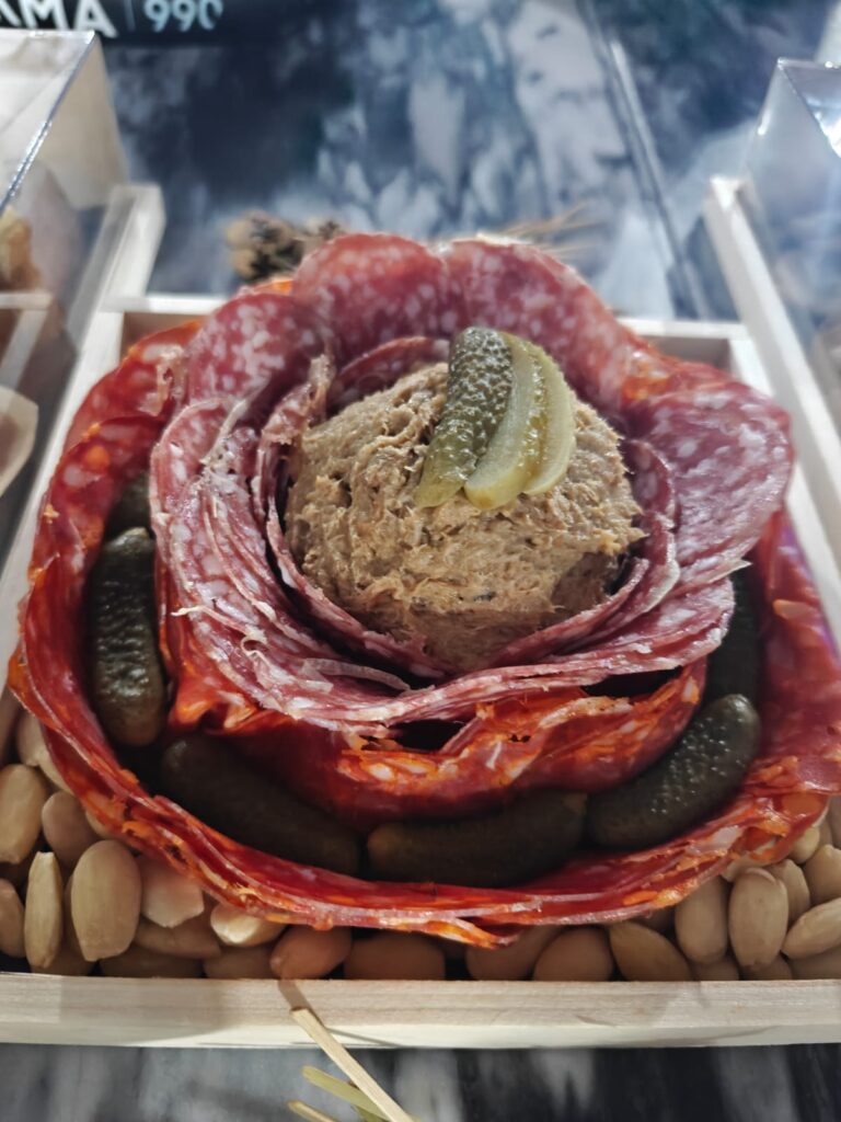 553187e1 9963 47dc 8b1a 9269d0e7587a